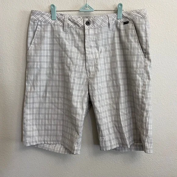 Travis Mathew Men's Gray Plaid Golf Chino Shorts Lightweight Casual Size 36 FLAW - Picture 7 of 9